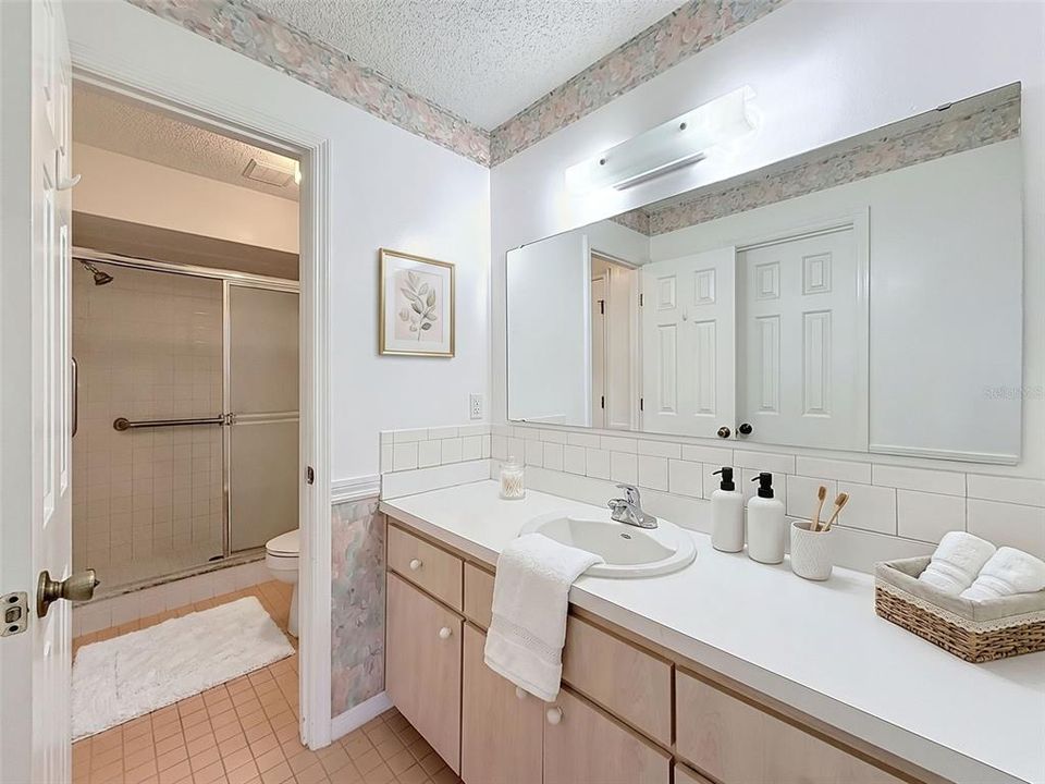 Activo con contrato: $219,000 (2 camas, 2 baños, 1678 Pies cuadrados)
