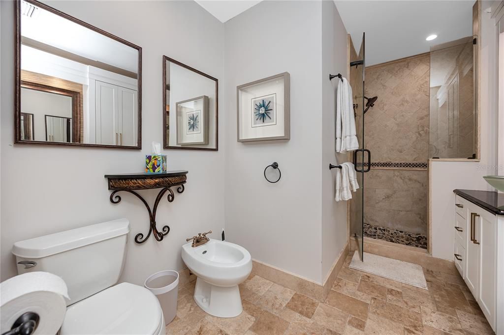 For Rent: $5,000 (2 beds, 2 baths, 1956 Square Feet)