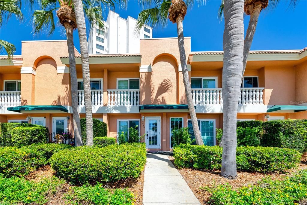 For Rent: $5,000 (2 beds, 2 baths, 1956 Square Feet)