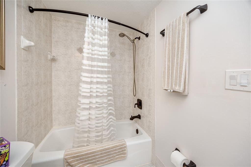 For Rent: $5,000 (2 beds, 2 baths, 1956 Square Feet)