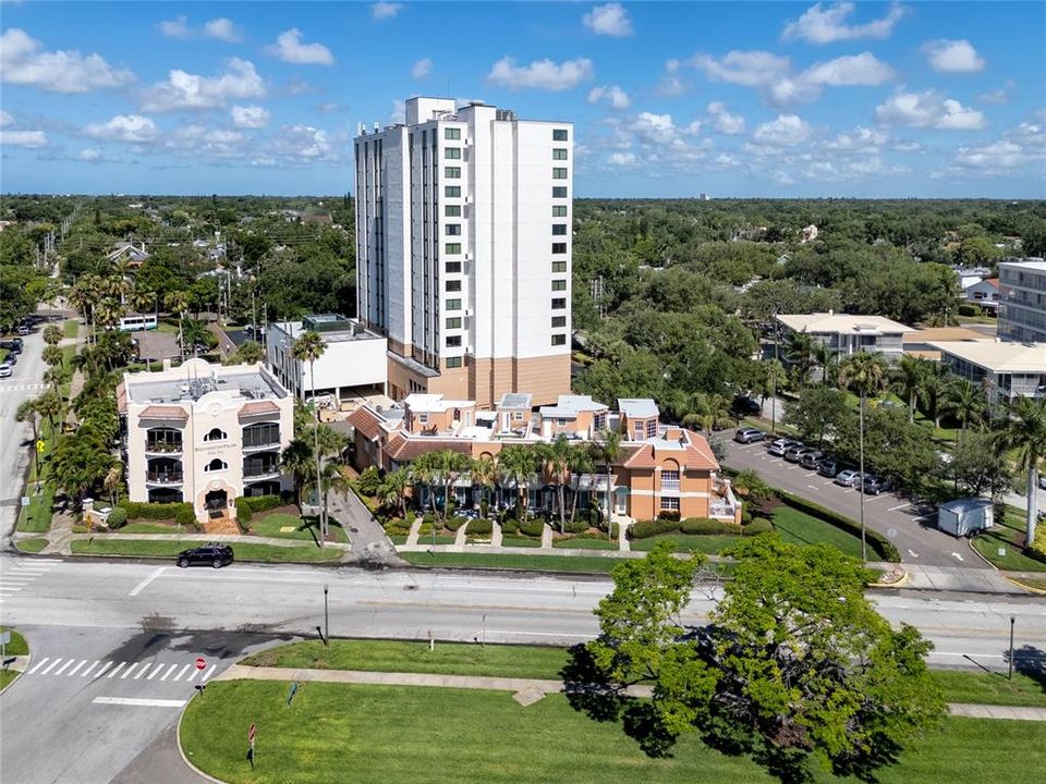 For Rent: $5,000 (2 beds, 2 baths, 1956 Square Feet)