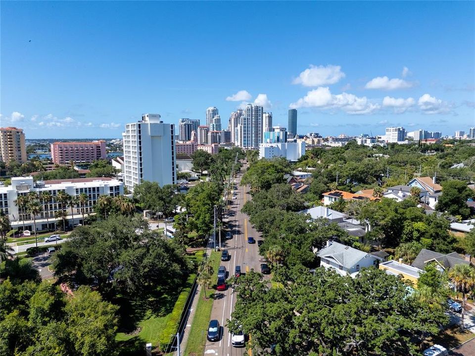 For Rent: $5,000 (2 beds, 2 baths, 1956 Square Feet)