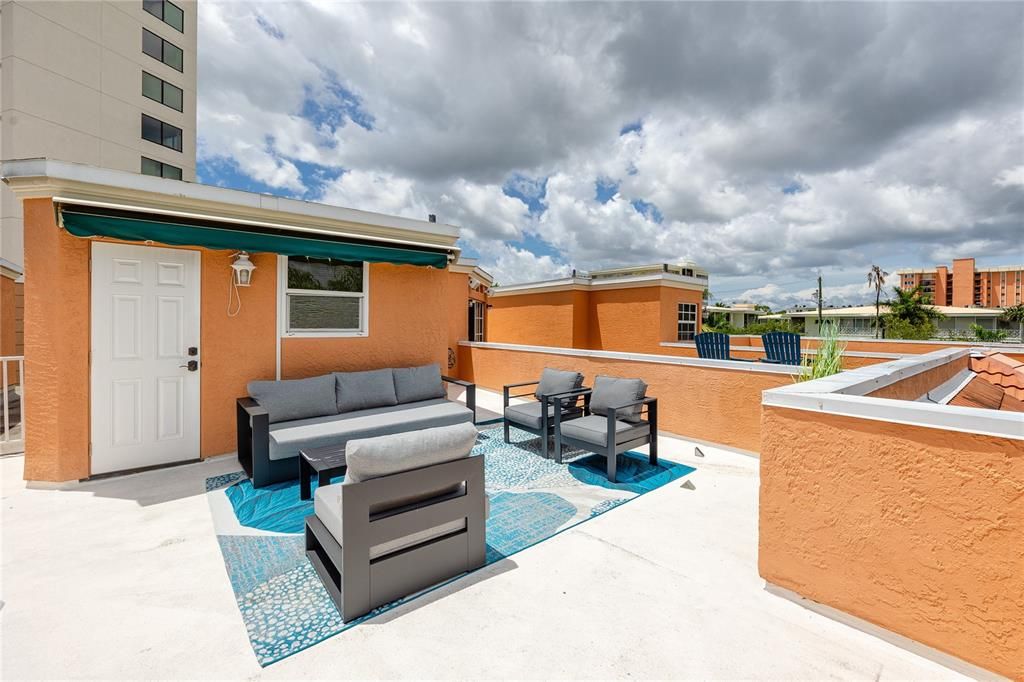 For Rent: $5,000 (2 beds, 2 baths, 1956 Square Feet)