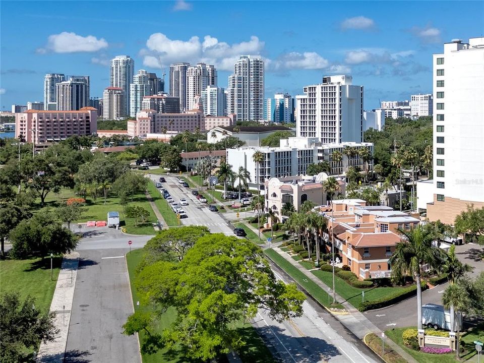 For Rent: $5,000 (2 beds, 2 baths, 1956 Square Feet)