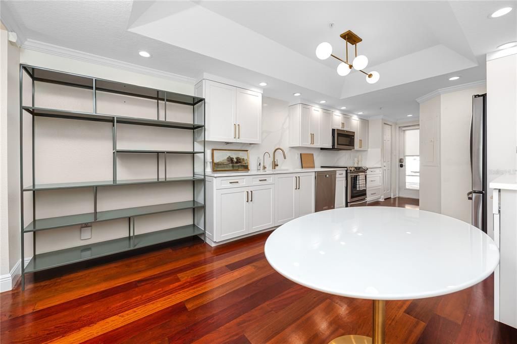 For Rent: $5,000 (2 beds, 2 baths, 1956 Square Feet)
