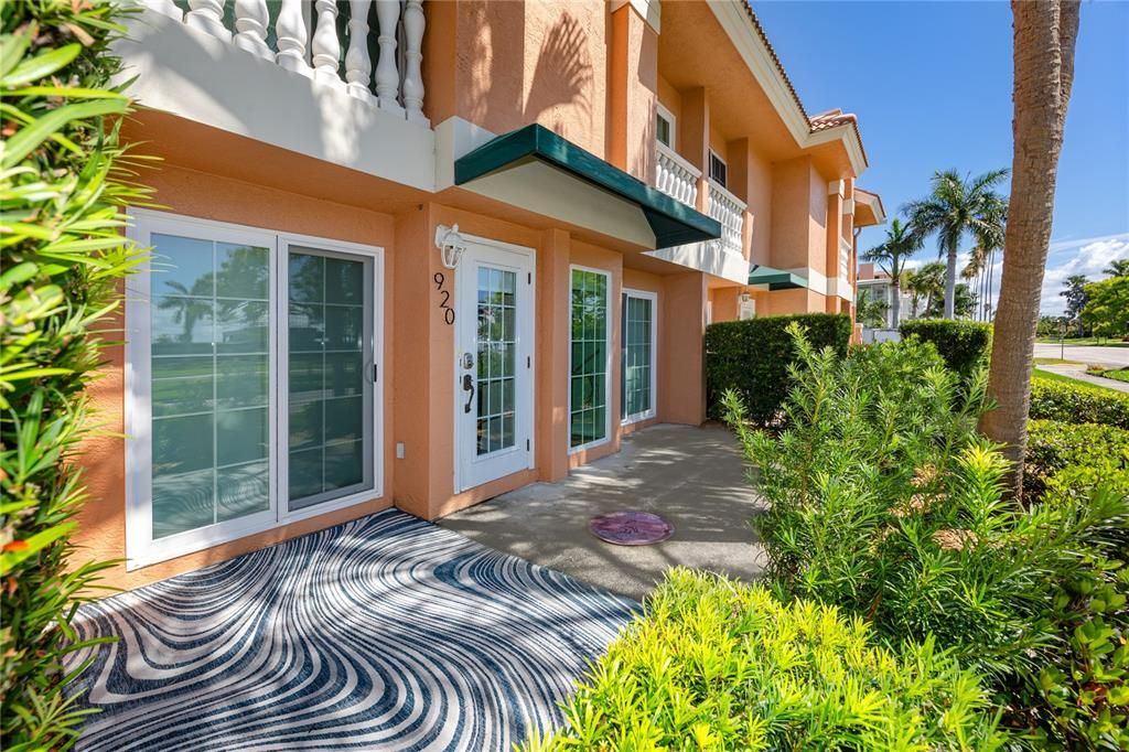 For Rent: $5,000 (2 beds, 2 baths, 1956 Square Feet)