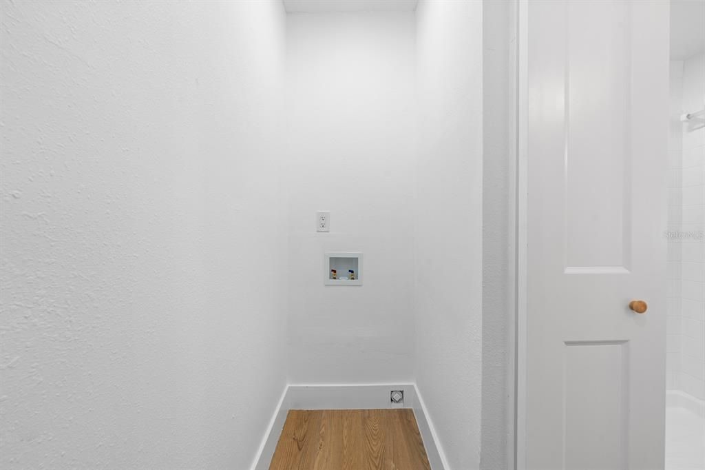 На продажу: $249,990 (2 спален, 2 ванн, 1302 Квадратных фут)