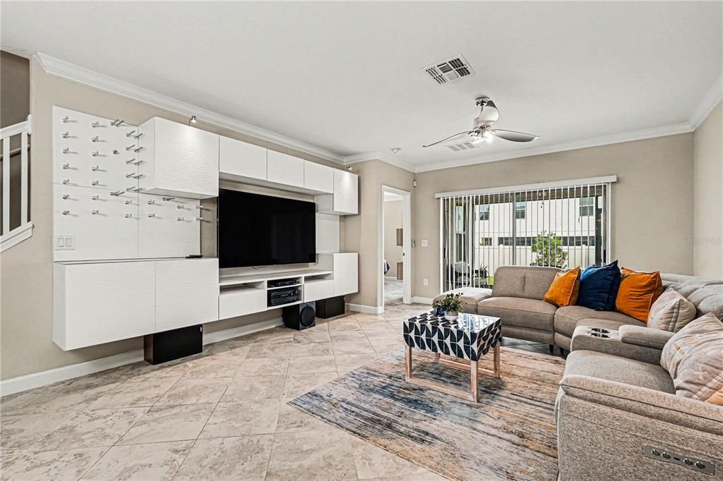 В аренду: $2,200 (2 спален, 2 ванн, 1747 Квадратных фут)