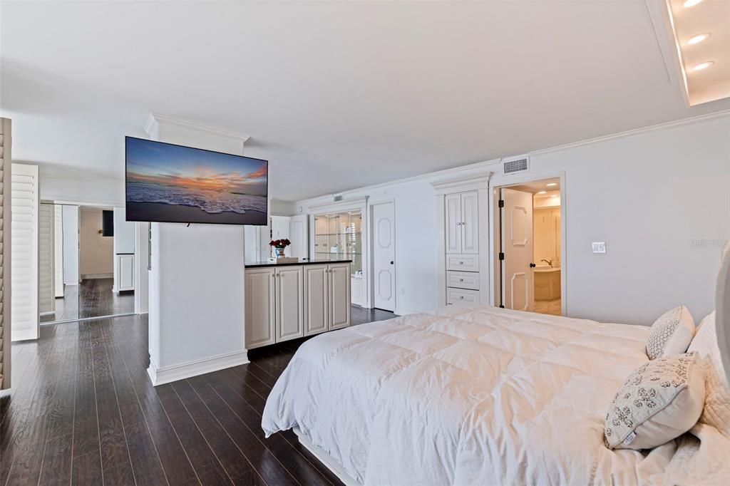 For Sale: $1,650,000 (3 beds, 3 baths, 3329 Square Feet)