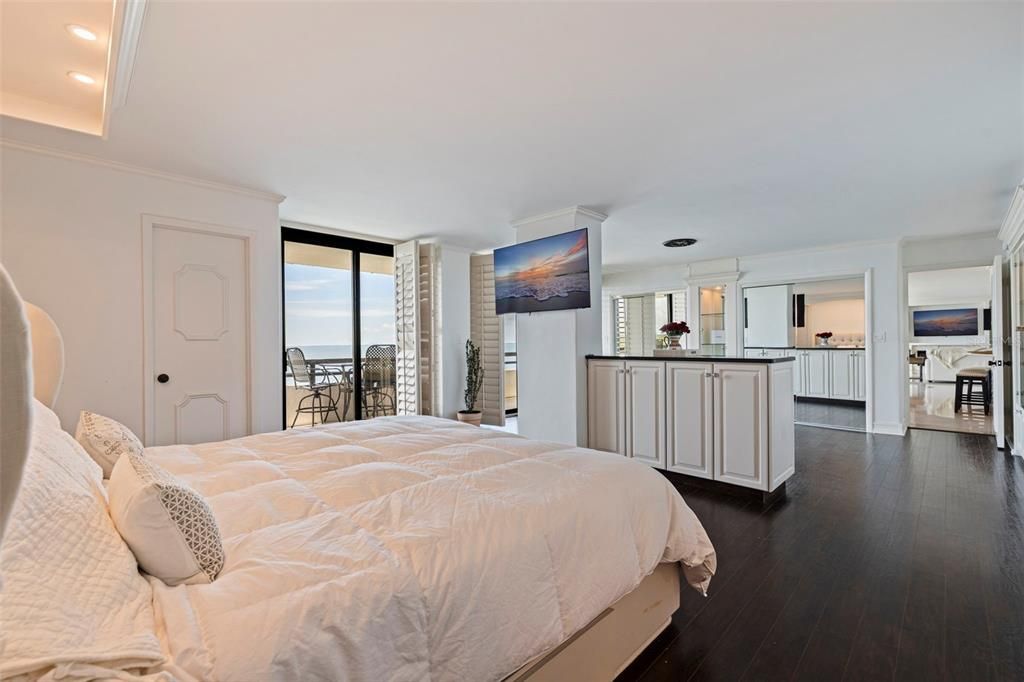 For Sale: $1,650,000 (3 beds, 3 baths, 3329 Square Feet)