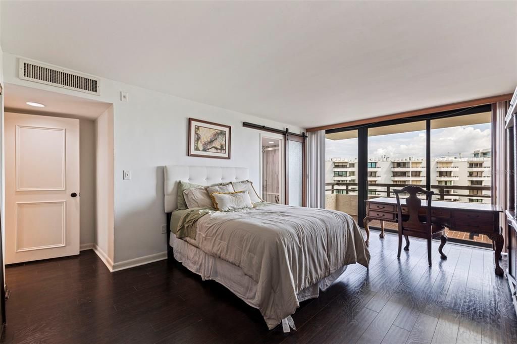 For Sale: $1,650,000 (3 beds, 3 baths, 3329 Square Feet)