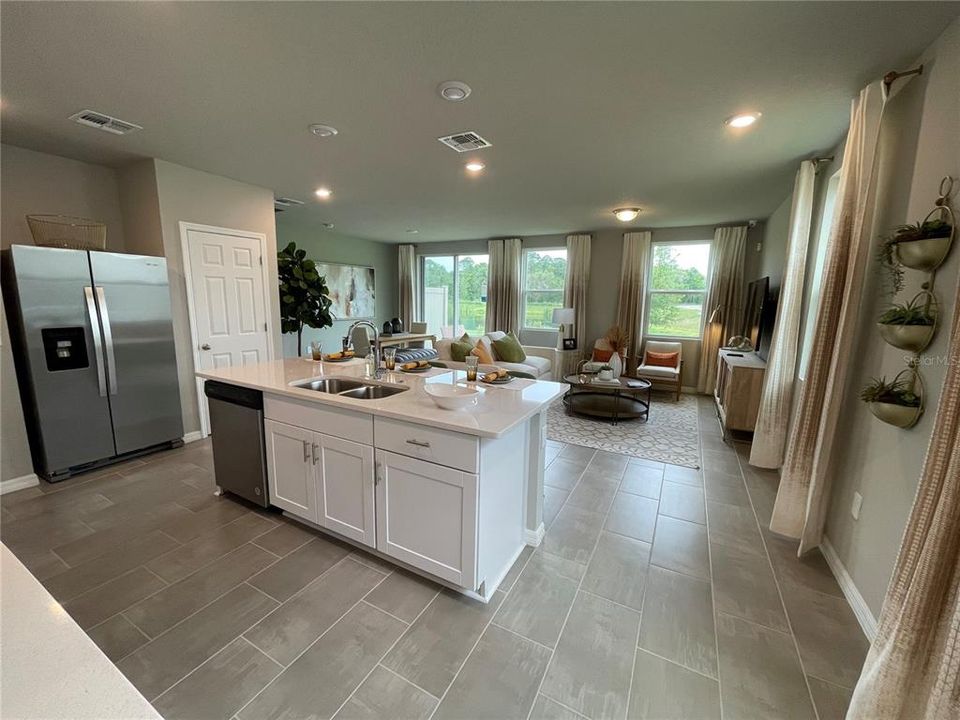 For Rent: $2,150 (3 beds, 2 baths, 1566 Square Feet)