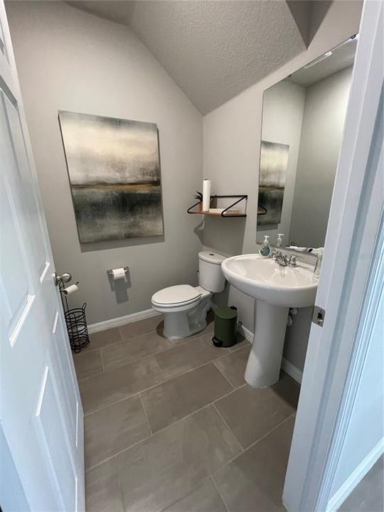 For Rent: $2,150 (3 beds, 2 baths, 1566 Square Feet)