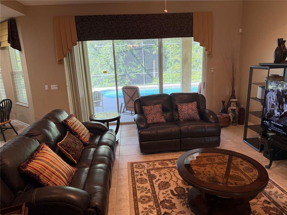 For Sale: $719,000 (4 beds, 3 baths, 2661 Square Feet)