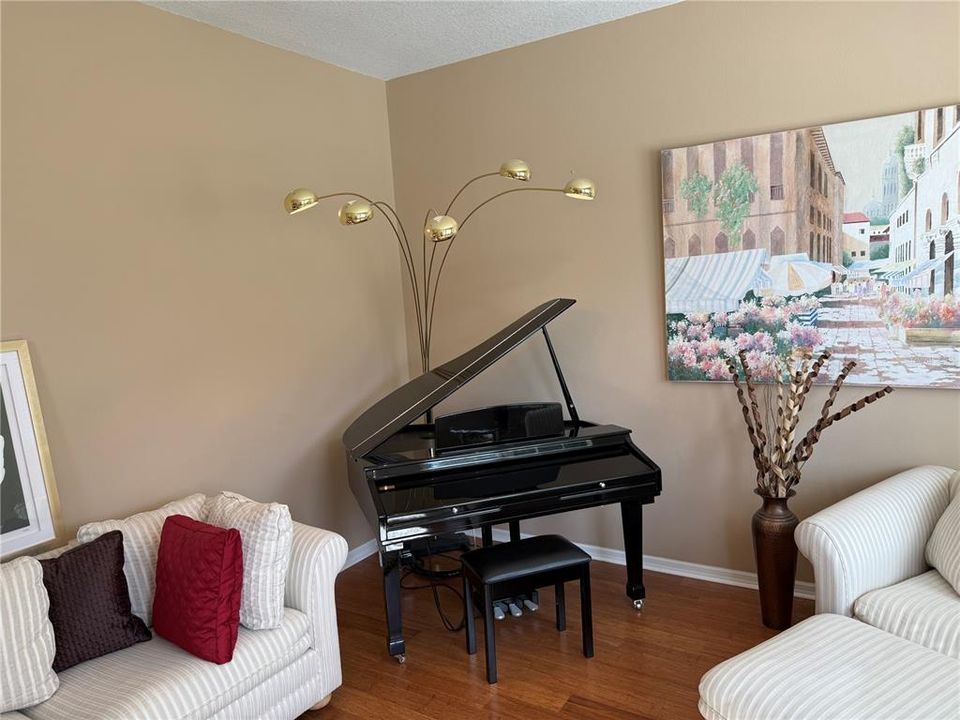 For Sale: $719,000 (4 beds, 3 baths, 2661 Square Feet)