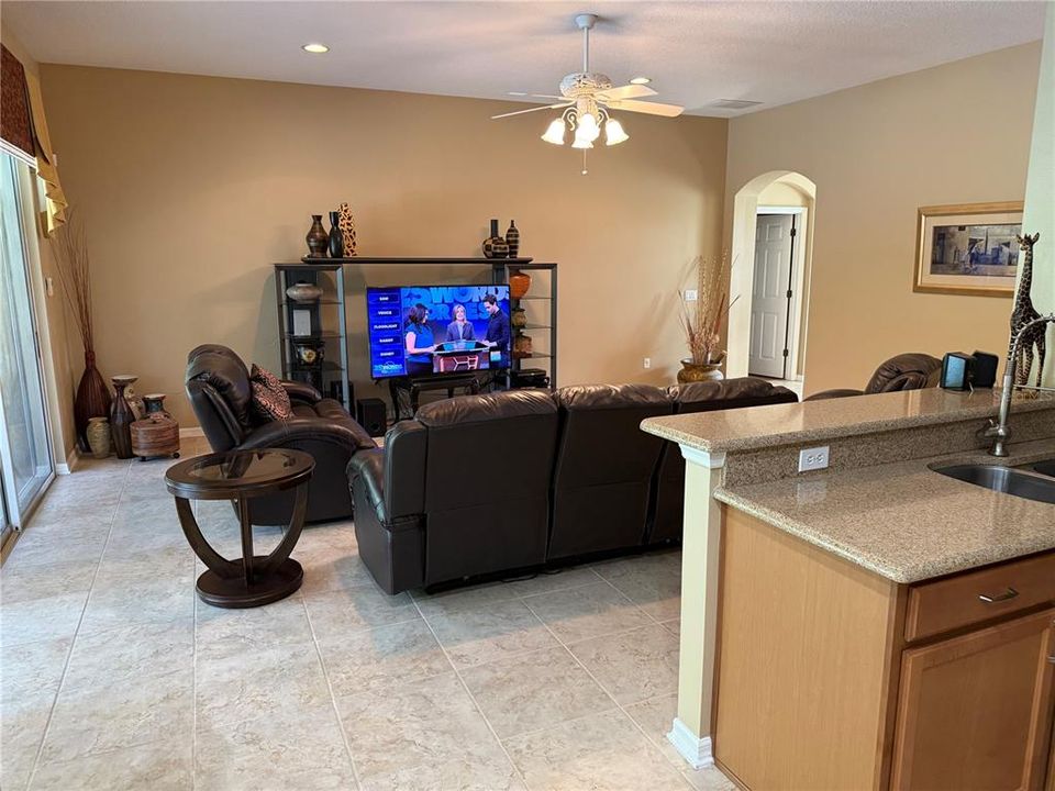 For Sale: $719,000 (4 beds, 3 baths, 2661 Square Feet)