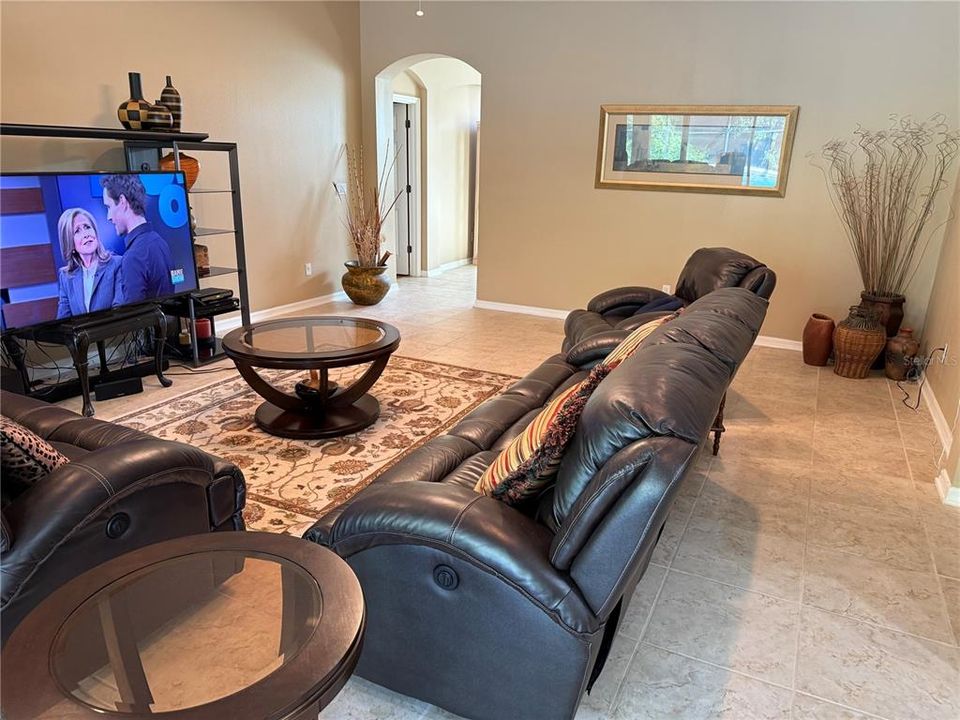 For Sale: $719,000 (4 beds, 3 baths, 2661 Square Feet)