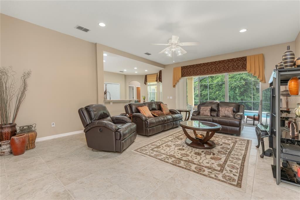 For Sale: $719,000 (4 beds, 3 baths, 2661 Square Feet)