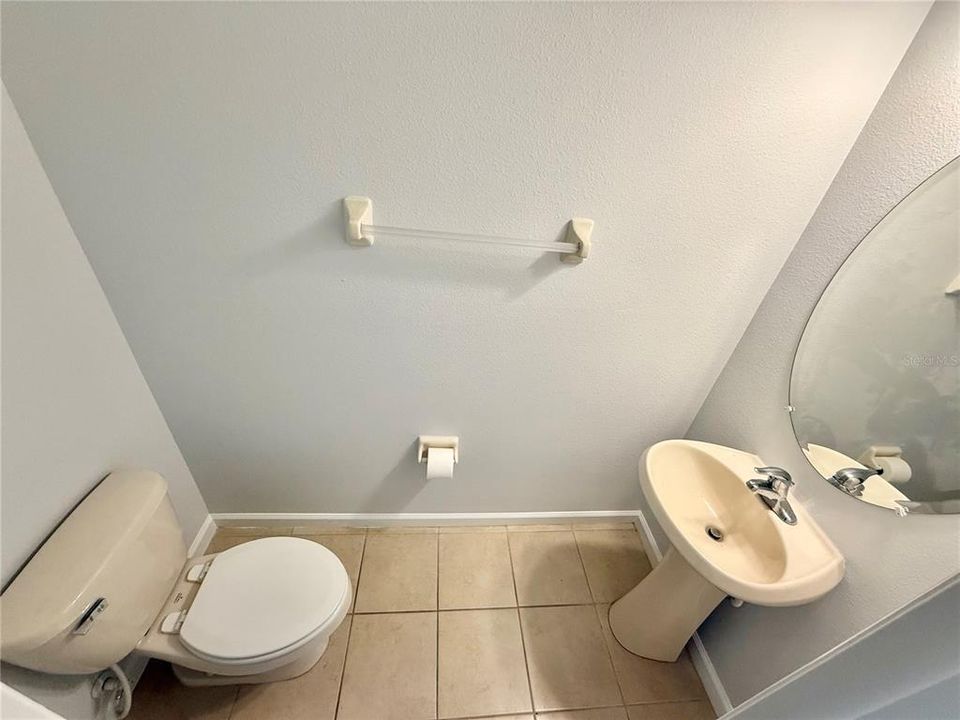 На продажу: $272,500 (3 спален, 2 ванн, 1250 Квадратных фут)