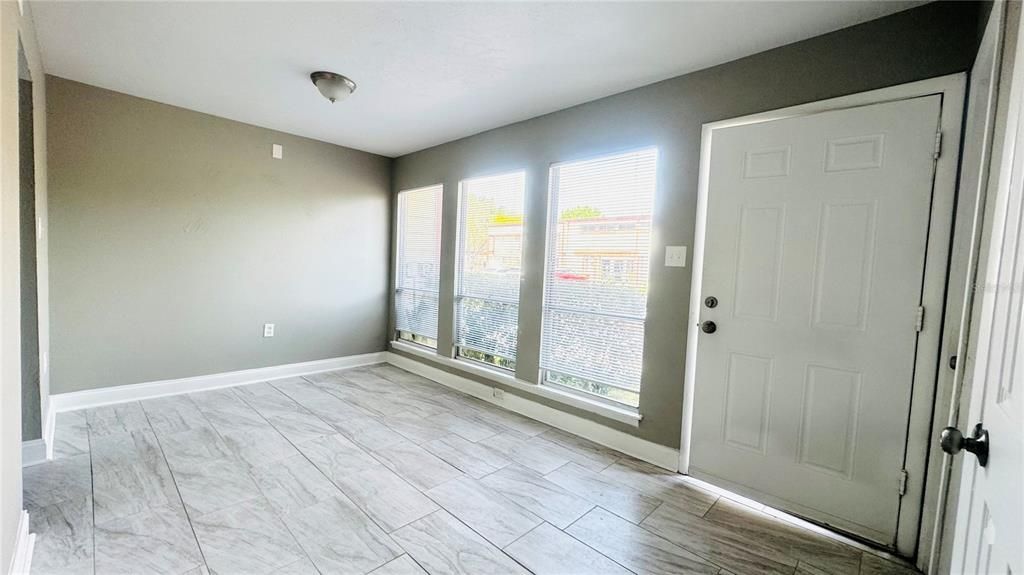 For Rent: $1,750 (2 beds, 2 baths, 1211 Square Feet)