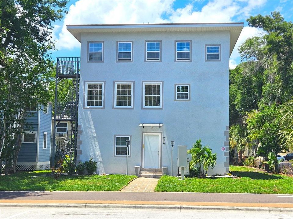 For Rent: $1,275 (1 beds, 1 baths, 600 Square Feet)