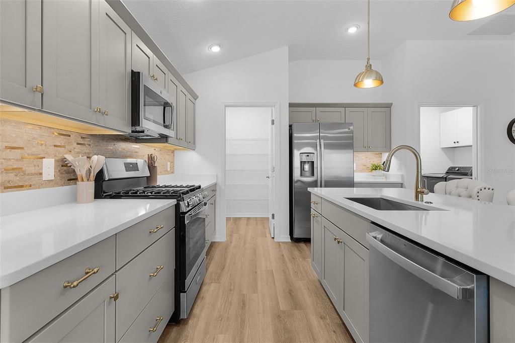 For Sale: $424,900 (3 beds, 2 baths, 1476 Square Feet)