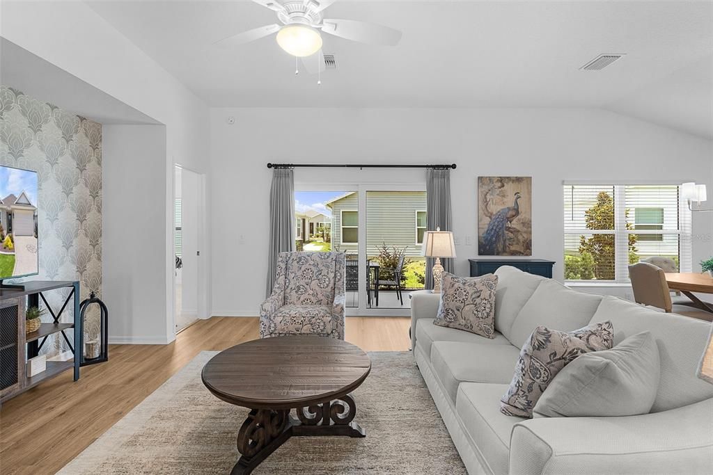 For Sale: $424,900 (3 beds, 2 baths, 1476 Square Feet)