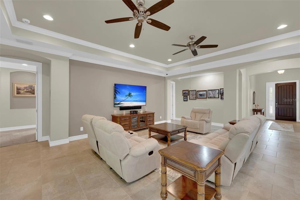 For Sale: $569,000 (3 beds, 3 baths, 2647 Square Feet)