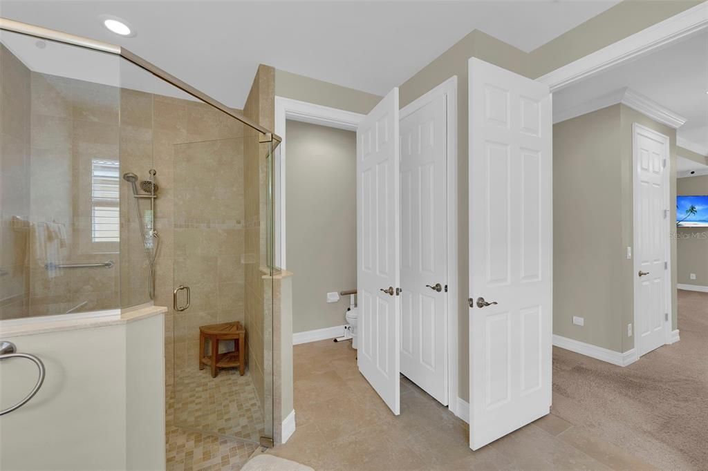 For Sale: $569,000 (3 beds, 3 baths, 2647 Square Feet)