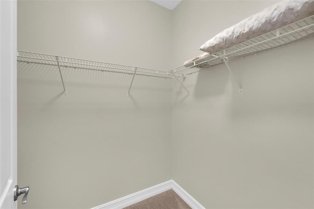 For Sale: $569,000 (3 beds, 3 baths, 2647 Square Feet)