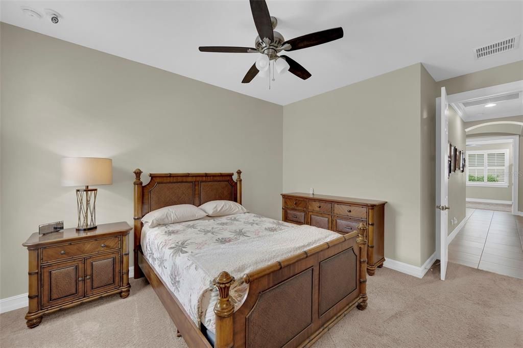 For Sale: $569,000 (3 beds, 3 baths, 2647 Square Feet)