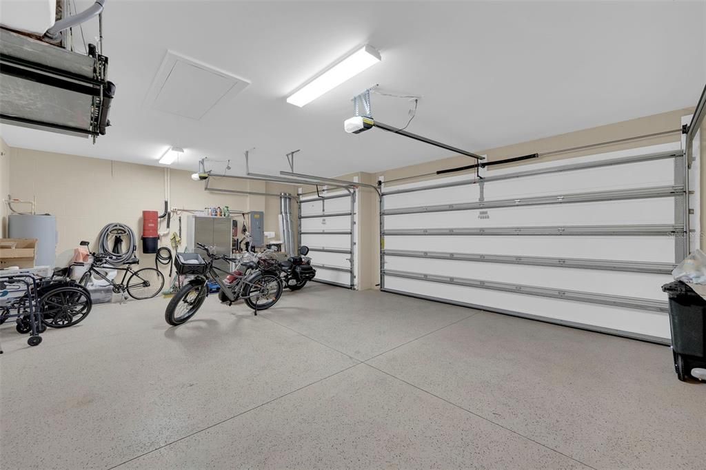 For Sale: $569,000 (3 beds, 3 baths, 2647 Square Feet)