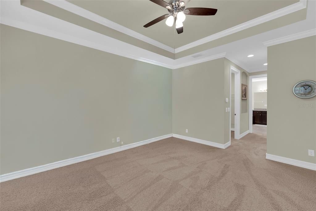 For Sale: $569,000 (3 beds, 3 baths, 2647 Square Feet)