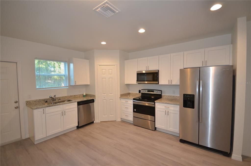 For Rent: $2,500 (4 beds, 2 baths, 1257 Square Feet)