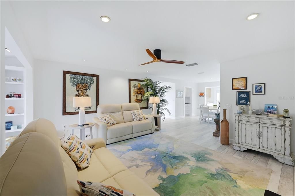 En Venta: $759,000 (3 camas, 2 baños, 1562 Pies cuadrados)