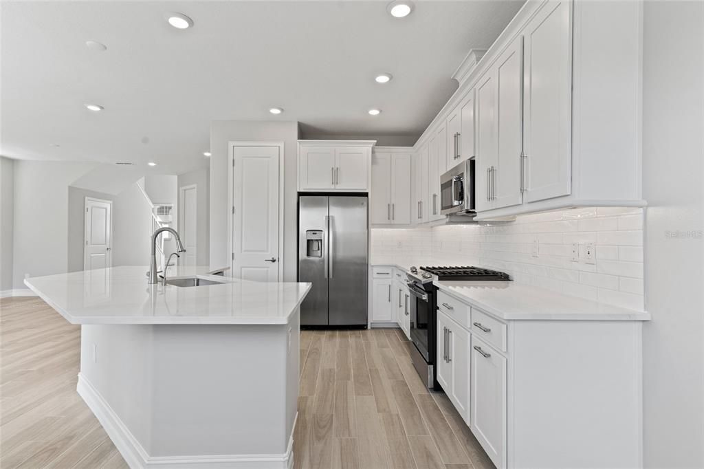 For Rent: $2,800 (3 beds, 2 baths, 2047 Square Feet)