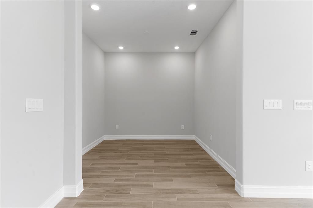 For Rent: $2,800 (3 beds, 2 baths, 2047 Square Feet)