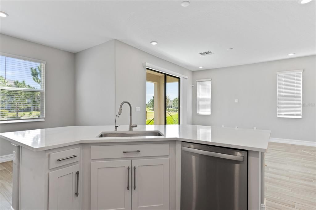 For Rent: $2,800 (3 beds, 2 baths, 2047 Square Feet)