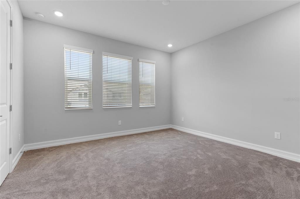 For Rent: $2,800 (3 beds, 2 baths, 2047 Square Feet)