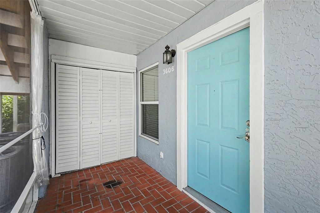 For Sale: $149,888 (2 beds, 2 baths, 912 Square Feet)