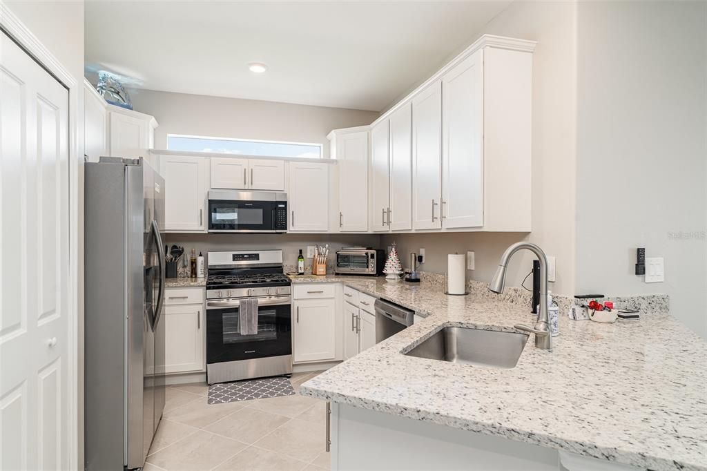 For Sale: $374,999 (3 beds, 2 baths, 1557 Square Feet)