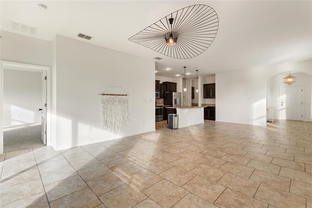 For Sale: $339,900 (3 beds, 2 baths, 1644 Square Feet)