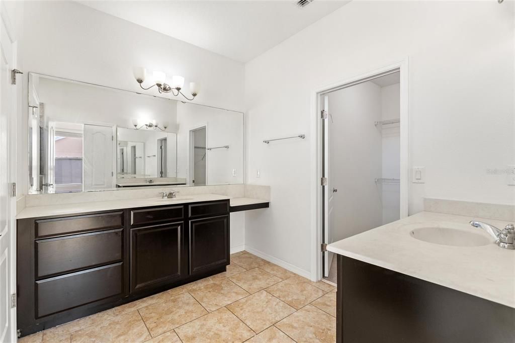For Sale: $339,900 (3 beds, 2 baths, 1644 Square Feet)