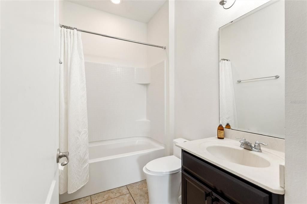 For Sale: $339,900 (3 beds, 2 baths, 1644 Square Feet)