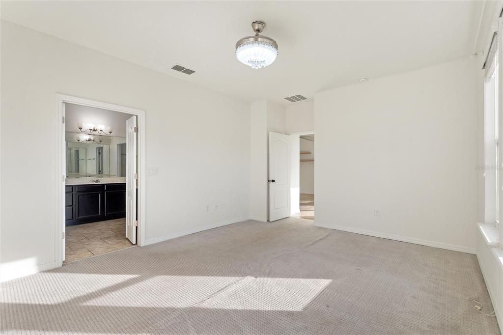 For Sale: $339,900 (3 beds, 2 baths, 1644 Square Feet)