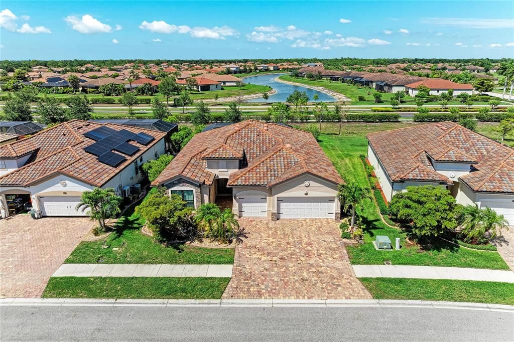 For Sale: $749,900 (3 beds, 3 baths, 2440 Square Feet)