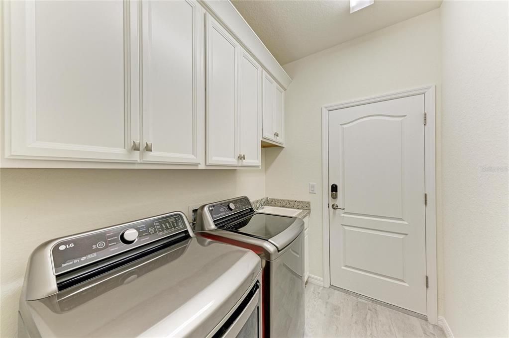 For Sale: $749,900 (3 beds, 3 baths, 2440 Square Feet)