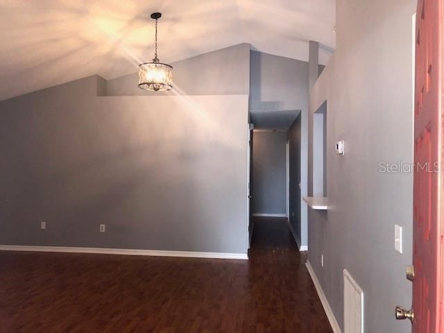 For Rent: $2,150 (3 beds, 2 baths, 1194 Square Feet)