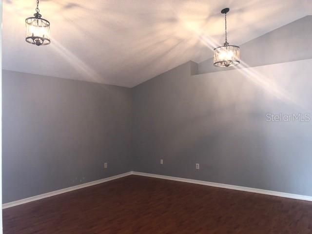 For Rent: $2,150 (3 beds, 2 baths, 1194 Square Feet)