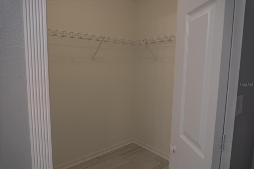 Active With Contract: $1,995 (3 beds, 2 baths, 1194 Square Feet)
